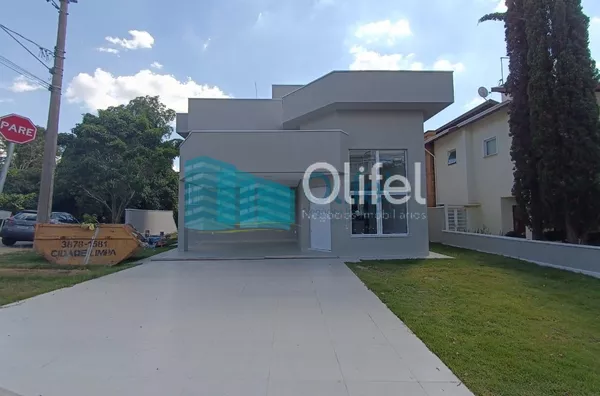 Excelente casa em condomínio na região central da cidade de Louveira.   Piso superior: 2 quartos com sacada 1 banheiro Inferior: 1 suite com closet  1 banheiro Cozinha e sala integradas (cozinha com planejados Área de serviço Externo: quintal gramado, áre - Foto 2