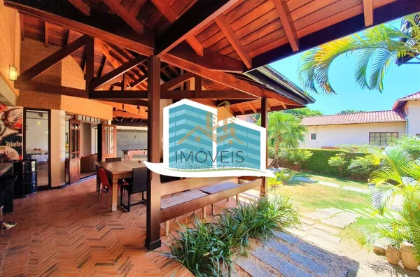 Maravilhosa casa a venda em condomínio na cidade de valinhos. com detalhes rústicos e da arquitetura inglesa. Aquela casa com cara de casa, a arquitetura diferenciada parece nos abraçar entre seus grandes vãos, vigas de madeira e concreto, arcos e piso ce - Foto 12