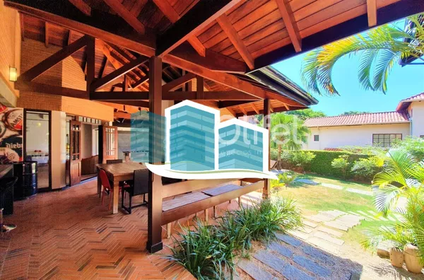 Maravilhosa casa a venda em condomínio na cidade de valinhos. com detalhes rústicos e da arquitetura inglesa. Aquela casa com cara de casa, a arquitetura diferenciada parece nos abraçar entre seus grandes vãos, vigas de madeira e concreto, arcos e piso ce - Foto 12