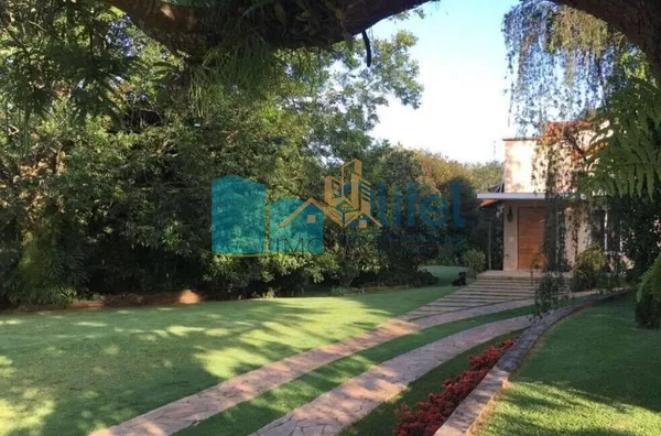 Imagine morar em uma casa, estilo " casa de campo", espaçosa, ambientes  amplos , arejados,  aconchegante, rodeada de natureza, ambientes integrados e com muita qualidade de vida.   Chácara com  2.502m2 de terreno plano, impecável, acabamento de ótima qua - Foto 19