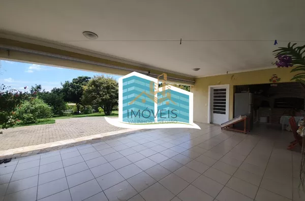 Excelente casa, com ótima metragem em um dos condomínios conhecidos pela sua imensa área verde e beleza, excelente localização na cidade de Vinhedo. A casa foi construída em um terreno praticamente plano, opção ideal para quem busca acessibilidade. A casa - Foto 19