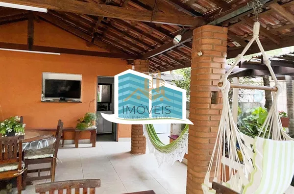 Excelente casa térrea a venda no Condomínio Parque Shangrilá na cidade de Campinas. Muita natureza e verde envolvem esse imóvel. A casa principal tem 3 dormitórios, sendo 1 suíte com closet, sala, cozinha e banheiro. Possui uma casa anexa, com sala, quart - Foto 17