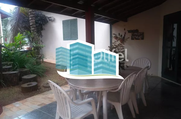 Casa térrea  em condomínio na cidade de Valinhos, contendo apenas escada para  acesso à casa. Localizada  região do Paiquerê, próximo ao Colégio Porto Seguro, Shopping Valinhos. Imóvel  com 3 dormitórios, sendo 1 suíte, todos com armários e ar condicionad - Foto 8
