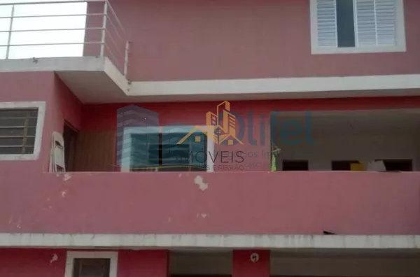Excelente casa térrea em condomínio fechado na cidade de Louveira com 3 suítes, sala de estar, jantar e TV, cozinha ampla e planejada, banheiro social, linda área gourmet com churrasqueira com fechamento em vidro, piscina e vagas de garagem.  Imóvel rico - Foto 10