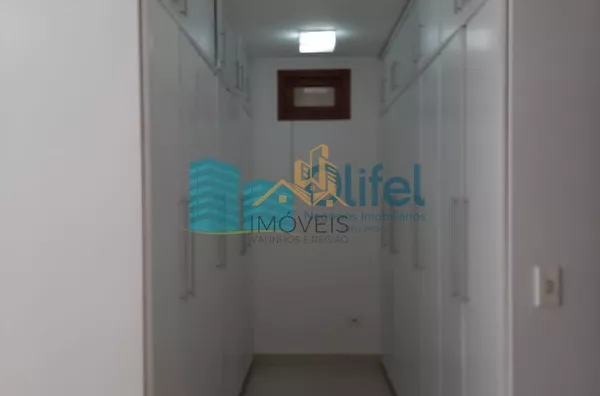 Maravilhosa casa no condomínio Marambaia na cidade de Vinhedo,  com 4 grandes suítes ensolaradas com hidro, suíte master com lareira e closet, 6 amplas salas com pé direito duplo em Ipê e Mezanino, 2 lindas lareiras, 2 cozinhas planejadas, escritório plan - Foto 19