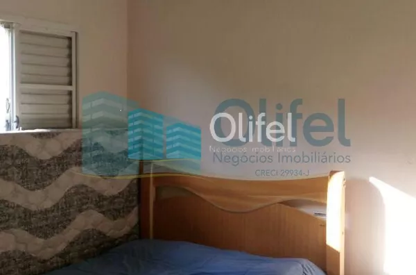 Ótima casa em bairro tradicional na cidade de Louveira. Área mista com 200m de área construída e 250m de área total. Casa com amplas sala de estar e jantar, cozinha planejada, 3 dormitórios, sendo 1 suíte, com closet, jardim de inverno, lavanderia, quarto - Foto 2