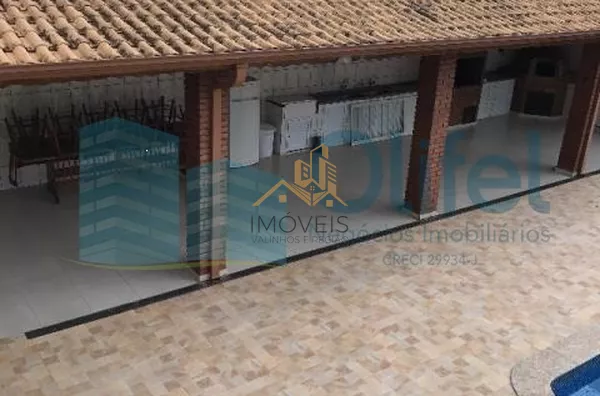 Linda chácara na cidade de Louveira com 3 suítes, ampla sala para2 ambientes, piscina, área gourmet com churrasqueira, forno de pizza, vestiário masculino e feminino com banheiros, pomar, quiosque, cocheira, vaga de garagem para até 10 carros. Excelente l - Foto 3