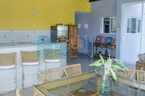 Casa residencial à venda, condomínio Estância Marambaia, Vinhedo. Maravilhosa casa, implantada em 4 lotes unificados que são passíveis de desmembramento, recentemente reformada, possui sala de estar com varanda e lago de carpas, sala de jantar, home theat - Foto 30