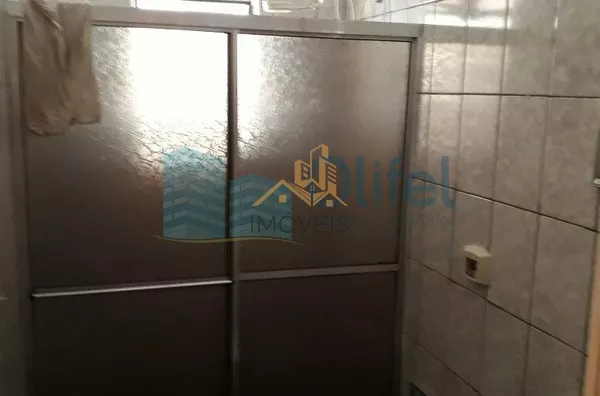 Excelente sobrado em bairro residencial na cidade de Louveira,  com 4 dormitórios, sendo 1 suíte com hidromassagem, banheiro social, sala, cozinha /copa e escritório. Edícula com 1 quarto, banheiro, cozinha e lavanderia.  Confira!!! - Foto 13