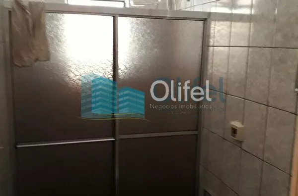 Excelente sobrado em bairro residencial na cidade de Louveira,  com 4 dormitórios, sendo 1 suíte com hidromassagem, banheiro social, sala, cozinha /copa e escritório. Edícula com 1 quarto, banheiro, cozinha e lavanderia.  Confira!!! - Foto 13
