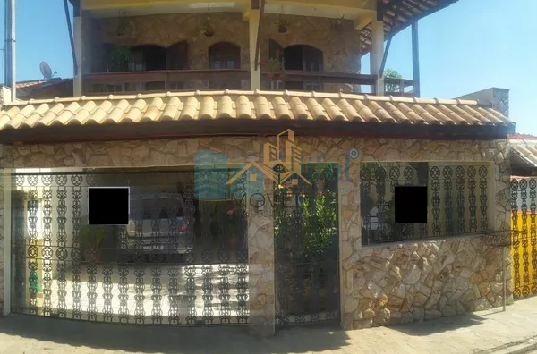 Excelente sobrado em bairro residencial próximo ao centro na cidade de Louveira, com 3 suítes com planejados, avarandada, 2 amplas salas, cozinha planejada, área gourmet com churrasqueira, quintal, 2 vagas de garagem.  Agende a sua visita. - Foto 1