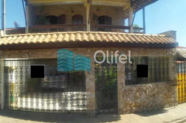 Excelente sobrado em bairro residencial próximo ao centro na cidade de Louveira, com 3 suítes com planejados, avarandada, 2 amplas salas, cozinha planejada, área gourmet com churrasqueira, quintal, 2 vagas de garagem.  Agende a sua visita. - Foto 1