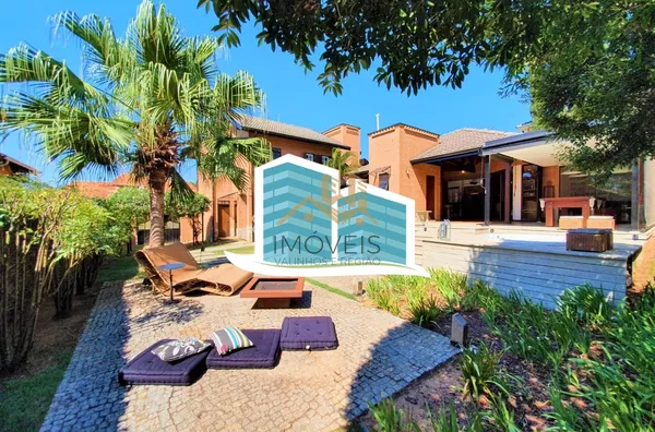 Maravilhosa casa a venda em condomínio na cidade de valinhos. com detalhes rústicos e da arquitetura inglesa. Aquela casa com cara de casa, a arquitetura diferenciada parece nos abraçar entre seus grandes vãos, vigas de madeira e concreto, arcos e piso ce - Foto 22