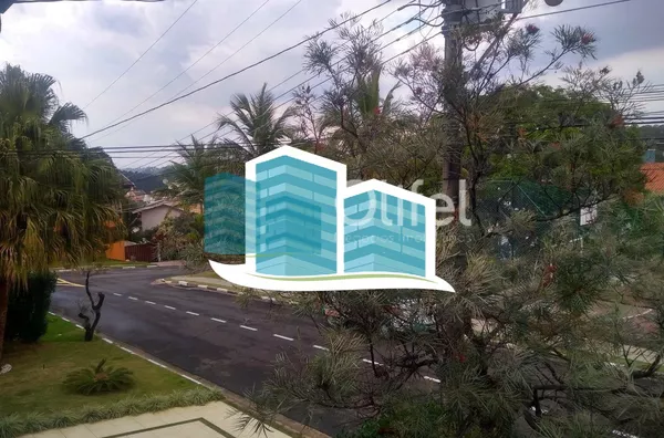 Casa térrea  em condomínio na cidade de Valinhos, contendo apenas escada para  acesso à casa. Localizada  região do Paiquerê, próximo ao Colégio Porto Seguro, Shopping Valinhos. Imóvel  com 3 dormitórios, sendo 1 suíte, todos com armários e ar condicionad - Foto 24