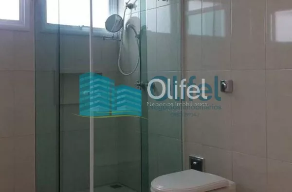 Excelente casa térrea em condomínio fechado com portaria 24hs, segurança com ronda e área de lazer, além de muito verde em suas ruas. Boa localização dentro do condomínio  com  frente para 2 ruas. Casa toda climatizada , sendo 3 suítes, todas com ar condi - Foto 15
