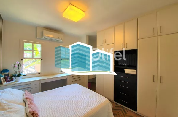 Maravilhosa casa a venda em condomínio na cidade de valinhos. com detalhes rústicos e da arquitetura inglesa. Aquela casa com cara de casa, a arquitetura diferenciada parece nos abraçar entre seus grandes vãos, vigas de madeira e concreto, arcos e piso ce - Foto 4