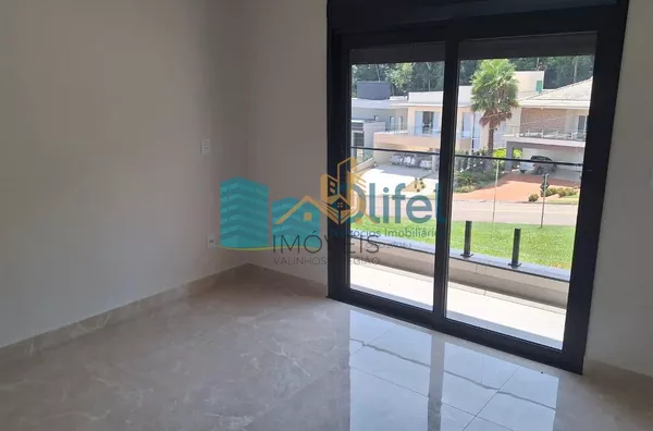 Excelente casa térrea,  novíssima,  em um dos condomínios mais procurados da cidade de Louveira com acabamento de primeira linha, telhado com telhas sanduiche que garantem conforto térmico da casa, proporcionando enorme conforto para sua família.  São 3 a - Foto 59