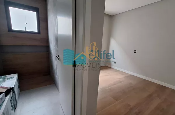 Imagine morar com a sua família em uma casa nova, totalmente térrea em um excelente condomínio com reserva ao seu entorno, ruas arborizadas e uma excelente área de lazer e segurança.  O imóvel possui 3 suítes, sala ampla integrada a cozinha e área gourmet - Foto 8