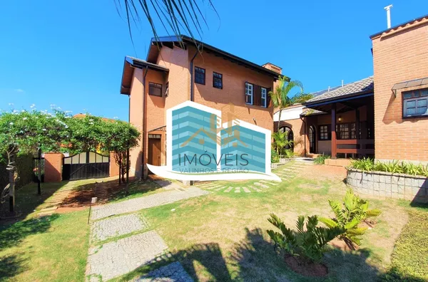Maravilhosa casa a venda em condomínio na cidade de valinhos. com detalhes rústicos e da arquitetura inglesa. Aquela casa com cara de casa, a arquitetura diferenciada parece nos abraçar entre seus grandes vãos, vigas de madeira e concreto, arcos e piso ce - Foto 1