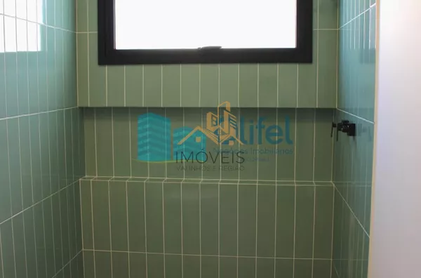 Excelente casa térrea em condomínio fechado na cidade de Louveira com 3 dormitórios, sendo 1 suíte, sala ampla para 2 ambientes, pé direito duplo, lavabo, banheiro social, conceito integrado, área gourmet e quintal. Agende a sua visita - Foto 15