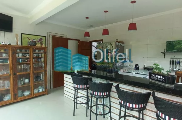 Excelente sobrado em condomínio fechado na cidade de Louveira. Ótimo acabamento, espaços amplos e confortáveis, ampla área gourmet com piscina.  Imóvel apto para financiamento.   Agende sua Visita - Foto 29