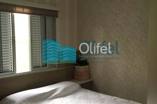 Excelente imóvel em condomínio fechado na cidade de Louveira com 3 dormitórios, sendo 1 suíte com closet. Casa rica em armários. Sala 2 ambientes, cozinha planejada, lavabo, área de serviço e edícula com churrasqueira, jacuzzi, 2 vagas de garagem cobertas - Foto 12