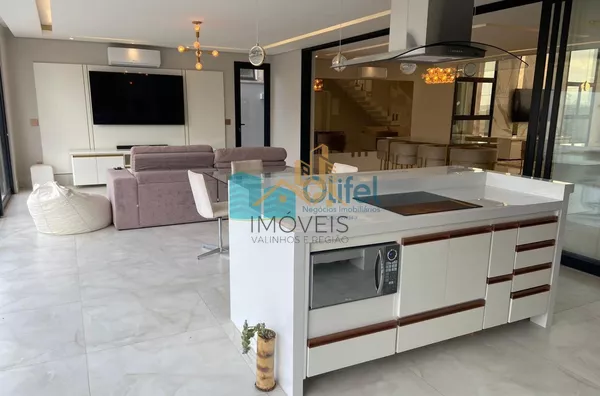 Linda casa no  condomínio  Santa Isabel na cidade de Louveira para quem procura espaço, modernismo, sofisticação, sossego e excelente iluminação. O imóvel dispõe de 525m² de terreno e 414m² de construção. O piso inferior oferece sala ampla  para 2 ambient - Foto 9