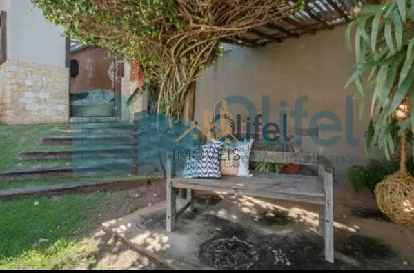 Excelente casa, estilo chácara, com belíssimo acabamento na cidade de Louveira com 1200 m² AT | 500 m² AC, sendo 03 dormitórios, sendo 1 master com closet, 03 banheiros, sala de TV, estar e jantar, lareira, adega, cozinha integrada rica em armários e i - Foto 28