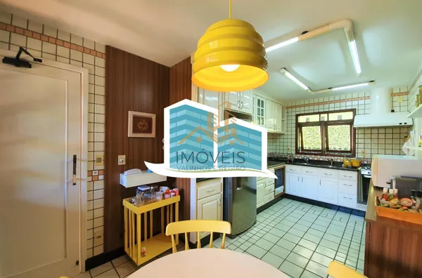 Maravilhosa casa a venda em condomínio na cidade de valinhos. com detalhes rústicos e da arquitetura inglesa. Aquela casa com cara de casa, a arquitetura diferenciada parece nos abraçar entre seus grandes vãos, vigas de madeira e concreto, arcos e piso ce - Foto 38