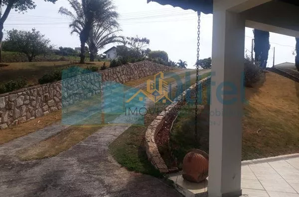 Excelente sobrado na cidade de  Louveira, com 4 dormitórios, sendo 1 suíte master com closet, banheiro social, quartos avarandados, lavabo, ampla sala de estar, jantar e mezanino, escritório, cozinha, copa, lavanderia, despensa, área gourmet com churrasqu - Foto 38
