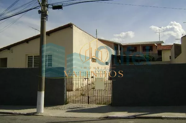 Linda casa que se encontra na cidade de vinhedo, venha conhecer e se encantar com a qualidade de vida!!!!