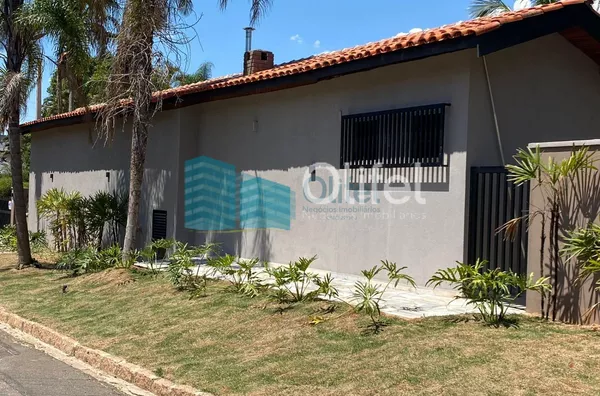Excelente casa à venda no Condomínio São Joaquim,. Próxima ao lago, iluminação natural e muito arejada. No piso inferior a casa possui um espaço para home office, salão de jogos ou festas, 2 dormitórios e 1 suíte. No piso superior são 3 suítes sendo 1 mas - Foto 36
