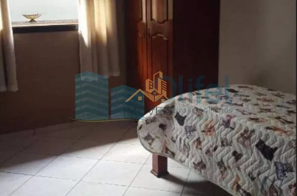 Ótima casa em bairro tranquilo na cidade de Louveira com 3 dormitórios sendo 1 suíte, sala 2 ambientes, cozinha americana com armários, edícula com churrasqueira gourmet e banheiro, quintal e garagem para 4 carros. - Foto 7