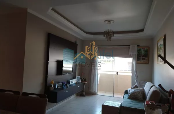 Excelente apartamento no centro da cidade de Louveira,  com 2 dormitórios, sendo 1 suíte com armário, sacada, banheiro social, ampla sala com 2 ambientes, cozinha planejada, lavanderia, vaga de garagem coberta, elevador, piscina e salão de festas.  Próxim - Foto 2