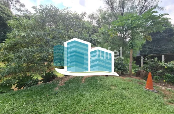 Chácara com 84.500,00m²,plana, bem distribuídas, a 5 minutos do centro da cidade de  Vinhedo.  Agende a sua visita com um de nossos corretores. - Foto 3