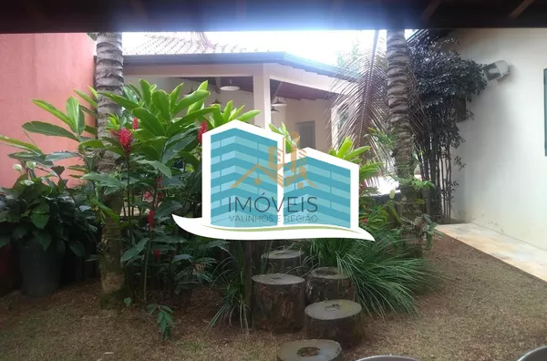 Casa térrea  em condomínio na cidade de Valinhos, contendo apenas escada para  acesso à casa. Localizada  região do Paiquerê, próximo ao Colégio Porto Seguro, Shopping Valinhos. Imóvel  com 3 dormitórios, sendo 1 suíte, todos com armários e ar condicionad - Foto 11
