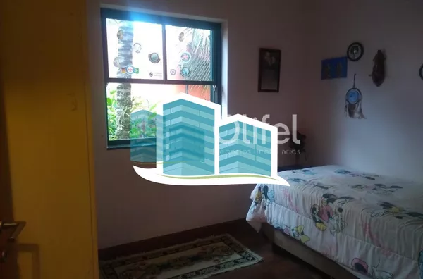 Casa térrea  em condomínio na cidade de Valinhos, contendo apenas escada para  acesso à casa. Localizada  região do Paiquerê, próximo ao Colégio Porto Seguro, Shopping Valinhos. Imóvel  com 3 dormitórios, sendo 1 suíte, todos com armários e ar condicionad - Foto 36