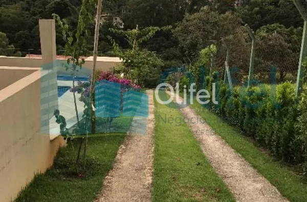 Linda chácara na cidade de Louveira com 3 suítes, ampla sala para2 ambientes, piscina, área gourmet com churrasqueira, forno de pizza, vestiário masculino e feminino com banheiros, pomar, quiosque, cocheira, vaga de garagem para até 10 carros. Excelente l - Foto 6