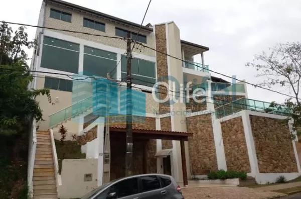 Casa à venda no Condomínio Jardim Botânico em Sousas. Com uma vista espetacular, ambientes espaçosos reformados e modernos. Construção sólida com 5 excelentes suítes.  Casa toda pensada em mobilidade e com elevador. Uma casa diferenciada e com vista magní - Foto 12