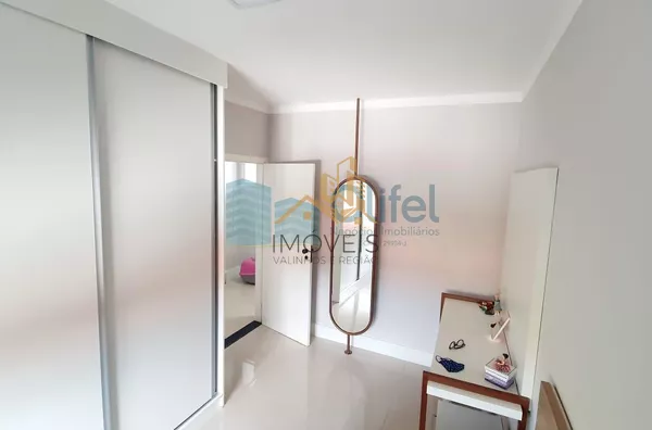 Excelente casa com 306 m², no melhor condomínio de Louveira, 01 suíte máster (closet e banho amplos com varanda + 02 dormitórios amplos, sala ampla e sala de jantar. Todos ambientes com ar condicionado novo. Cozinha, despensa, lavanderia, escritório e áre - Foto 17