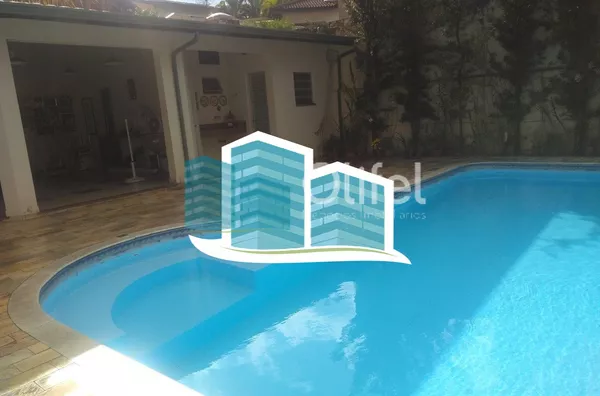 Casa térrea  em condomínio na cidade de Valinhos, contendo apenas escada para  acesso à casa. Localizada  região do Paiquerê, próximo ao Colégio Porto Seguro, Shopping Valinhos. Imóvel  com 3 dormitórios, sendo 1 suíte, todos com armários e ar condicionad - Foto 4