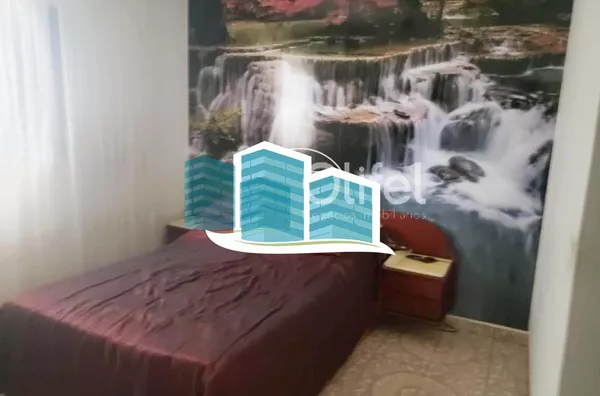 Excelente casa térrea a venda no Condomínio Parque Shangrilá na cidade de Campinas. Muita natureza e verde envolvem esse imóvel. A casa principal tem 3 dormitórios, sendo 1 suíte com closet, sala, cozinha e banheiro. Possui uma casa anexa, com sala, quart - Foto 4