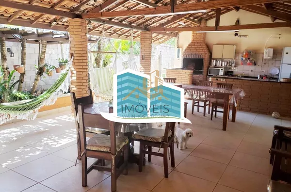 Excelente casa térrea a venda no Condomínio Parque Shangrilá na cidade de Campinas. Muita natureza e verde envolvem esse imóvel. A casa principal tem 3 dormitórios, sendo 1 suíte com closet, sala, cozinha e banheiro. Possui uma casa anexa, com sala, quart - Foto 23