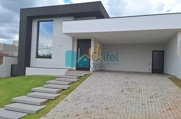 Imagine morar com a sua família em uma casa nova, totalmente térrea em um excelente condomínio com reserva ao seu entorno, ruas arborizadas e uma excelente área de lazer e segurança.  O imóvel possui 3 suítes, sala ampla integrada a cozinha e área gourmet - Foto 1