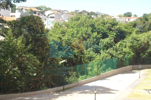 Descubra o encanto deste charmoso sobrado em um condomínio fechado em Valinhos. Com 5400m² de área verde, a casa oferece 3 dormitórios, suíte, quintal e muito mais. - Foto 16