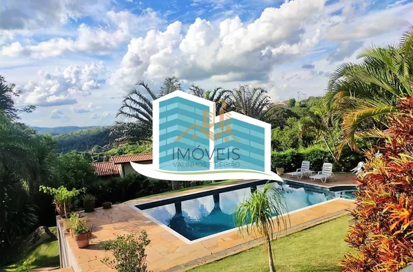 Linda casa no Condomínio Vale do Santa Fé, na cidade de Vinhedo, com excelente terreno, 2520m², 450m2 de construção, com muito verde, vista espetacular das varandas e dos quartos. Muito arejada e aconchegante, com 4 confortáveis suítes, 1 closet, amplo li - Foto 20
