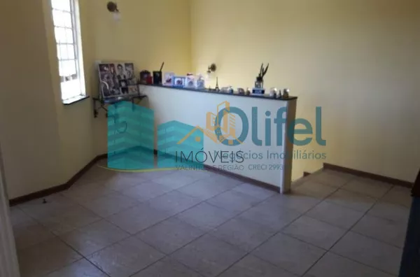 Excelente casa de esquina em bairro residencial, próximo ao centro na cidade de Louveira.  Possui 3 dormitórios sendo 1 suíte com closet e banheira de hidromassagem de 4 lugares. Sala 3 ambientes, sala de TV, escritório, despensa e lavanderia fechada. Pos - Foto 30