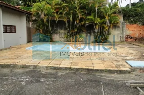 Linda casa em condomínio fechado na cidade de  Vinhedo, 698 m² área construída, 1450,00 m² de terreno, 5 dormitórios sendo 2 suítes, living 4 ambientes, 4 banheiros, 6 vagas de garagem cobertas, piscina, local com muito verde e tranquilidade.  Venha morar - Foto 13