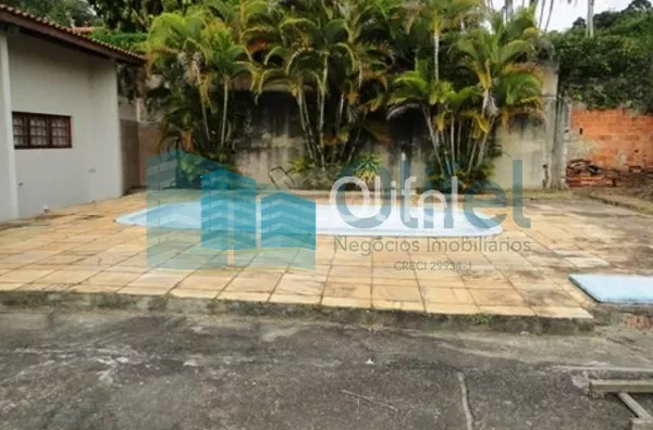 Linda casa em condomínio fechado na cidade de  Vinhedo, 698 m² área construída, 1450,00 m² de terreno, 5 dormitórios sendo 2 suítes, living 4 ambientes, 4 banheiros, 6 vagas de garagem cobertas, piscina, local com muito verde e tranquilidade.  Venha morar - Foto 13