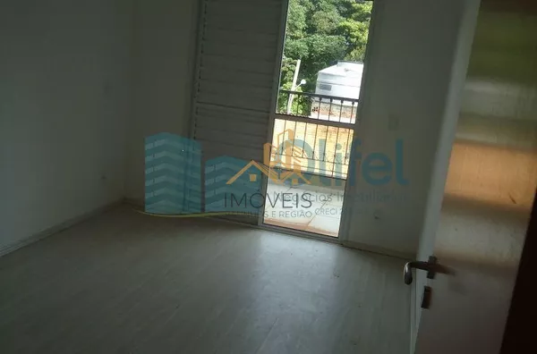 Descubra o encanto deste charmoso sobrado em um condomínio fechado em Valinhos. Com 5400m² de área verde, a casa oferece 3 dormitórios, suíte, quintal e muito mais. - Foto 14